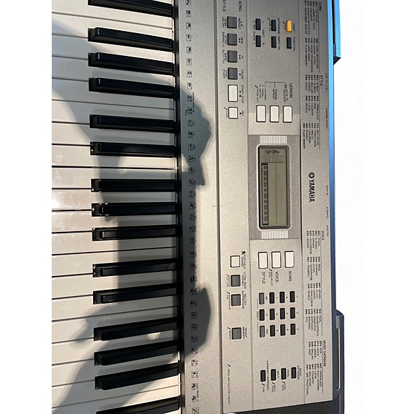 Used Yamaha PSRE353 61 Key Portable Keyboard