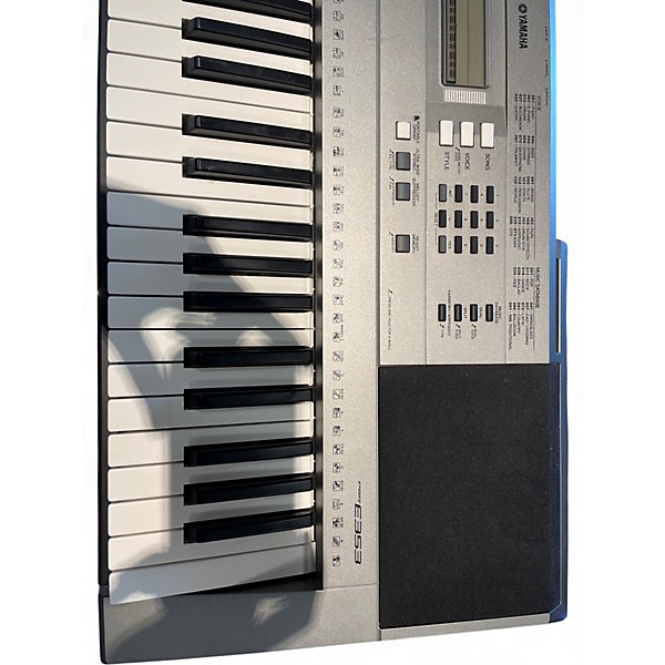Used Yamaha PSRE353 61 Key Portable Keyboard