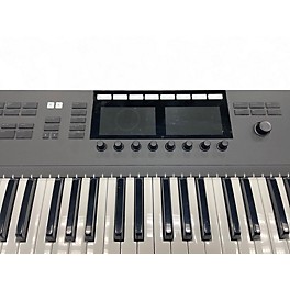 Used Native Instruments Komplete Kontrol S61 MKII MIDI Controller