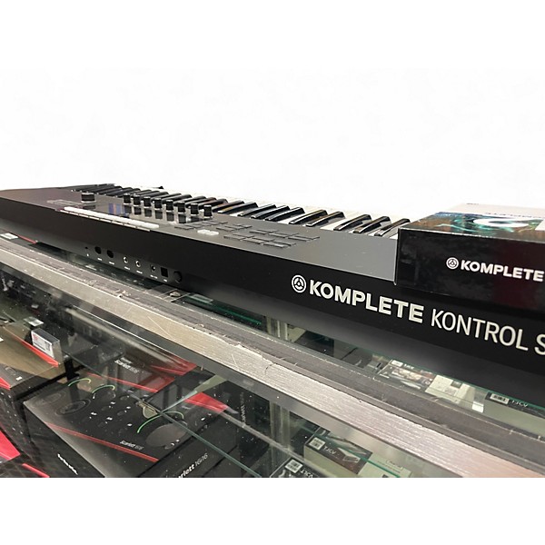 Used Native Instruments Komplete Kontrol S61 MKII MIDI Controller