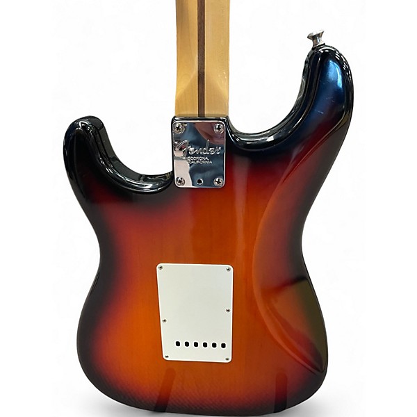 Used 2002 Fender Strat Am deluxe 3 Tone Sunburst Solid Body Electric Guitar