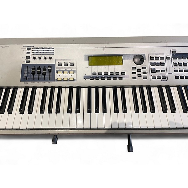 Used Yamaha MO8 88 Key Keyboard Workstation