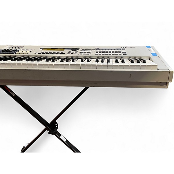 Used Yamaha MO8 88 Key Keyboard Workstation