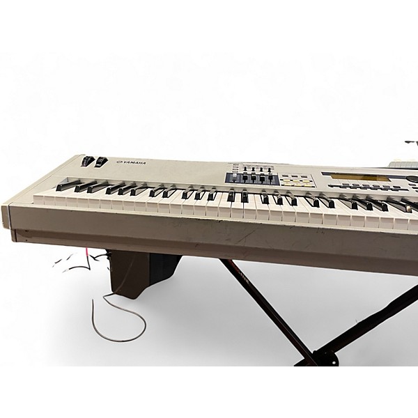 Used Yamaha MO8 88 Key Keyboard Workstation
