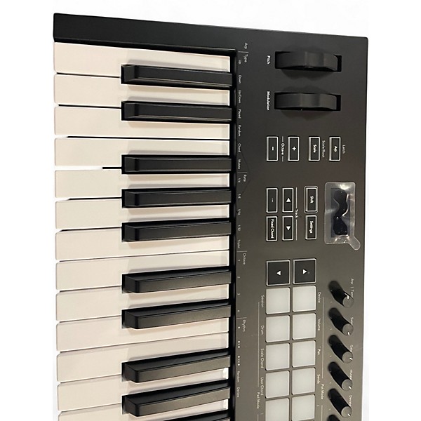 Used Novation LAUNCHKEY 37 MKIII MIDI Controller