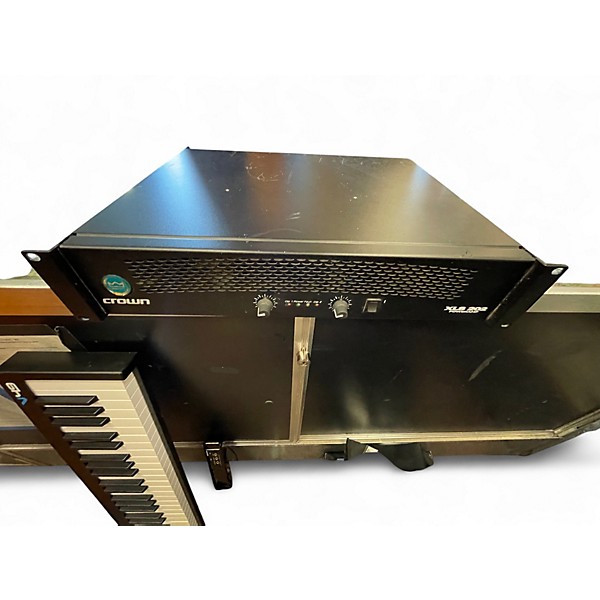 Used Crown XLS 202 Power Amp