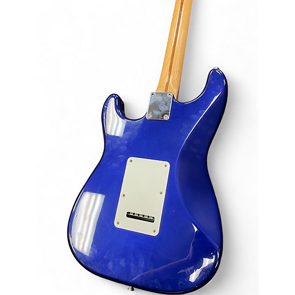 Used 1999 Fender Standard Stratocaster Blue  Solid Body Electric Guitar
