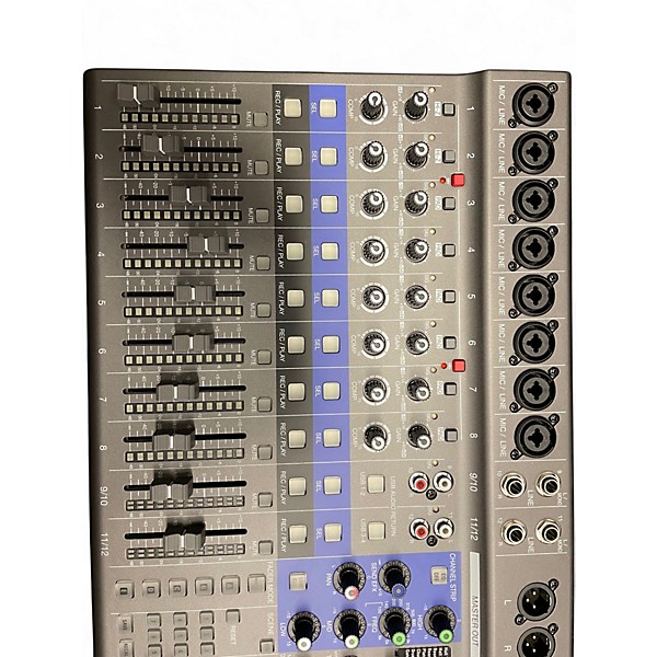 Used Zoom LIVETRAK L12 Powered Mixer