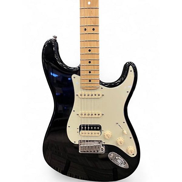 Used 2004 Fender AMERICAN STRATOCASTER Black Solid Body Electric Guitar