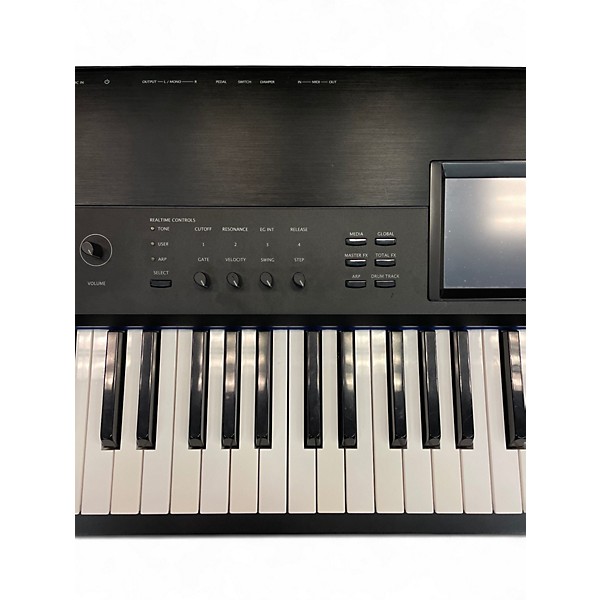 Used KORG Krome 88 Key Keyboard Workstation
