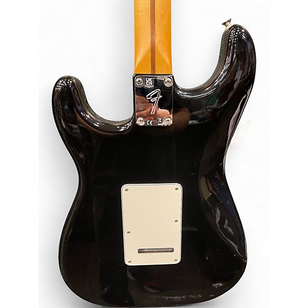 Used Fender PLAYER II HSS STRATOCASTER Black Solid Body Electric Guitar