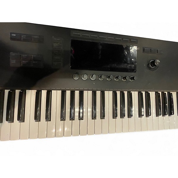 Used Native Instruments Komplete Kontrol S61 MK3