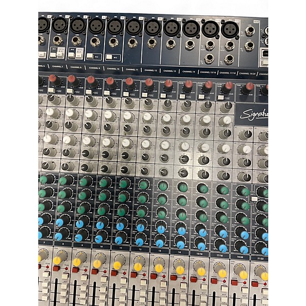 Used Soundcraft signature 22 Unpowered Mixer