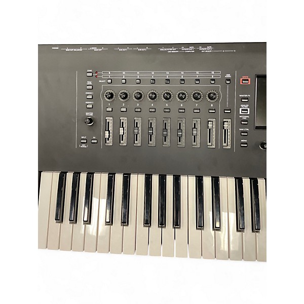 Used Roland Fantom 7 Keyboard Workstation