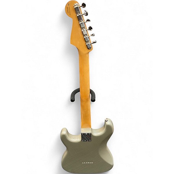 Used Fender Artist Series Robert Cray Stratocaster Silver