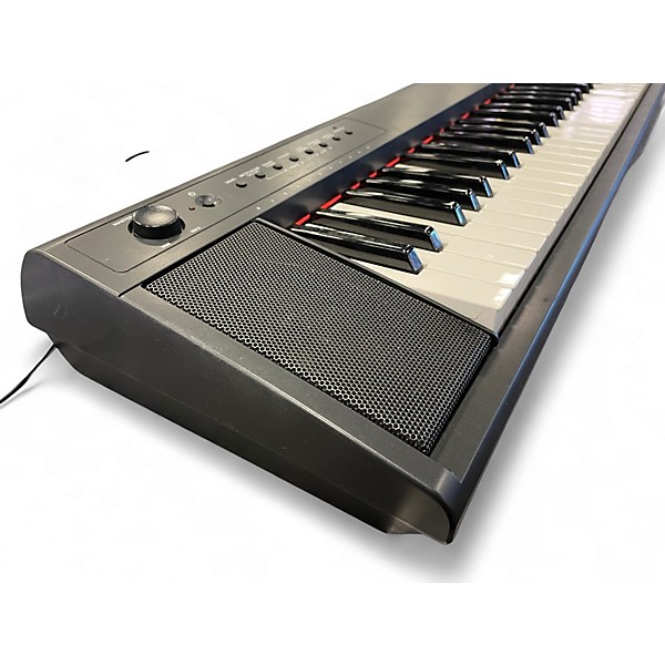 ヤマハ　Yamaha NP-11 電子ピアノ 61鍵 黒 Yamaha Piaggero NP11 61-Key Piano with Speakers | Sweetwater