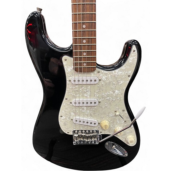 ギター Squier Standard Stratocaster BLK Squier Standard Stratocaster - Black Metallic | Sweetwater