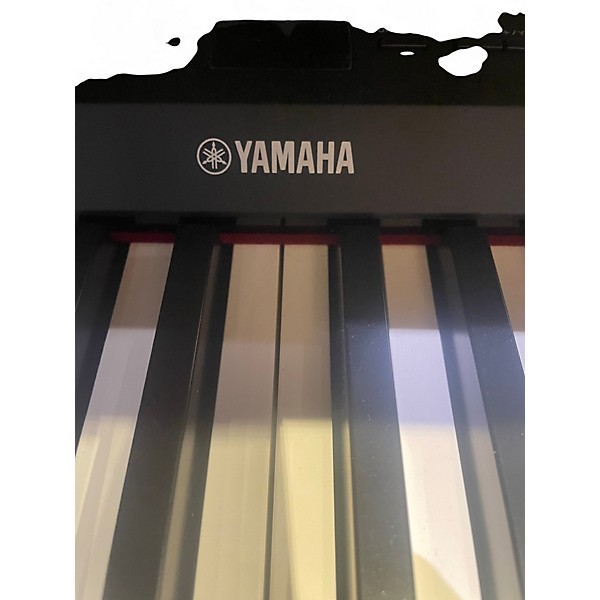 Used Yamaha p255 Keyboard Workstation