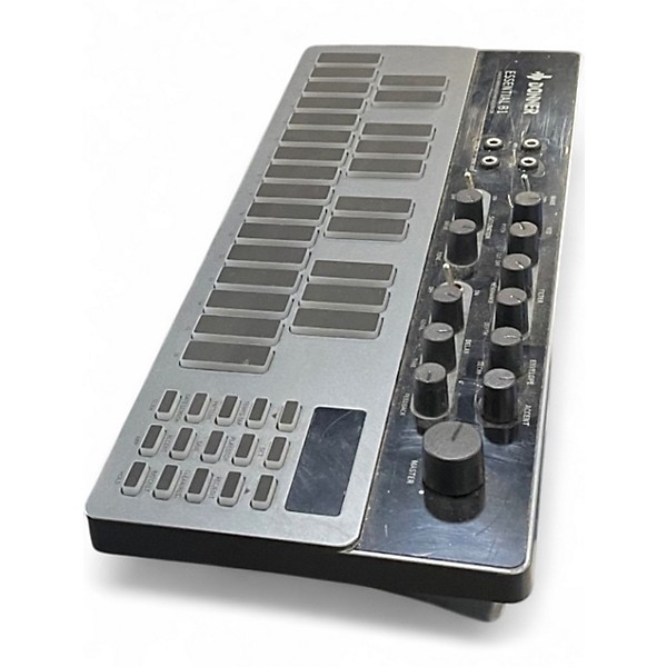 Used Donner B1 ANALOG BASS SYNTHESIZER AND SEQUENCER Synthesizer