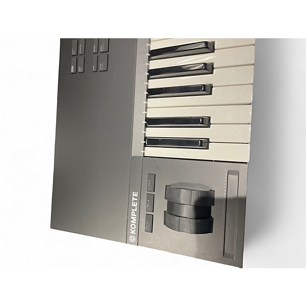 Used Native Instruments Komplete Kontrol S61 MKII MIDI Controller