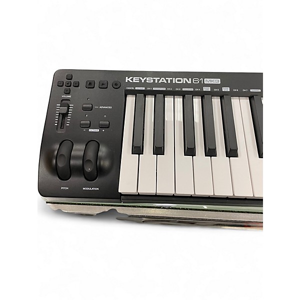 Used M-Audio Oxygen 61 MKIII Ignite MIDI Controller