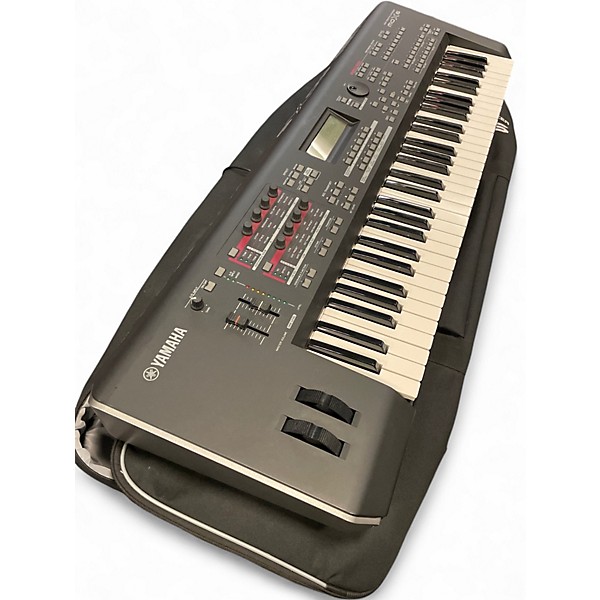 Used Yamaha MOX6 61 Key Keyboard Workstation