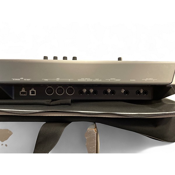 Used Yamaha MOX6 61 Key Keyboard Workstation