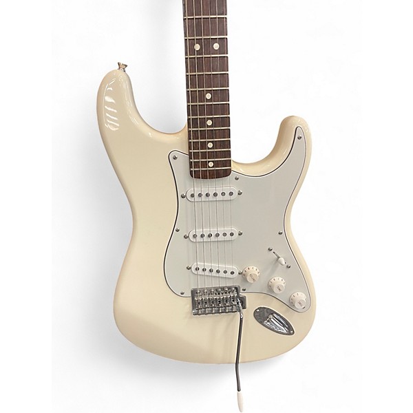 Used 2007 Fender Standard Stratocaster Arctic White Solid Body Electric Guitar
