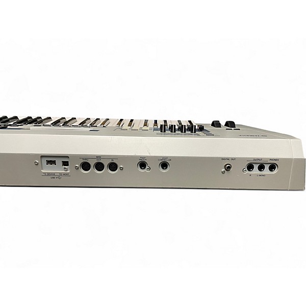 ミュージシャン TK566 Used Yamaha MO6 61 Key Keyboard Workstation | Guitar Center