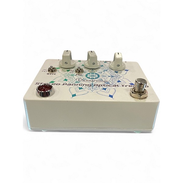 Used Dazatronyx STERO PANNING OPTICAL TREMOLO Effect Pedal
