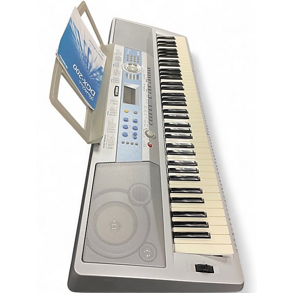 Used Yamaha DGX-200 Portable Keyboard | Guitar Center