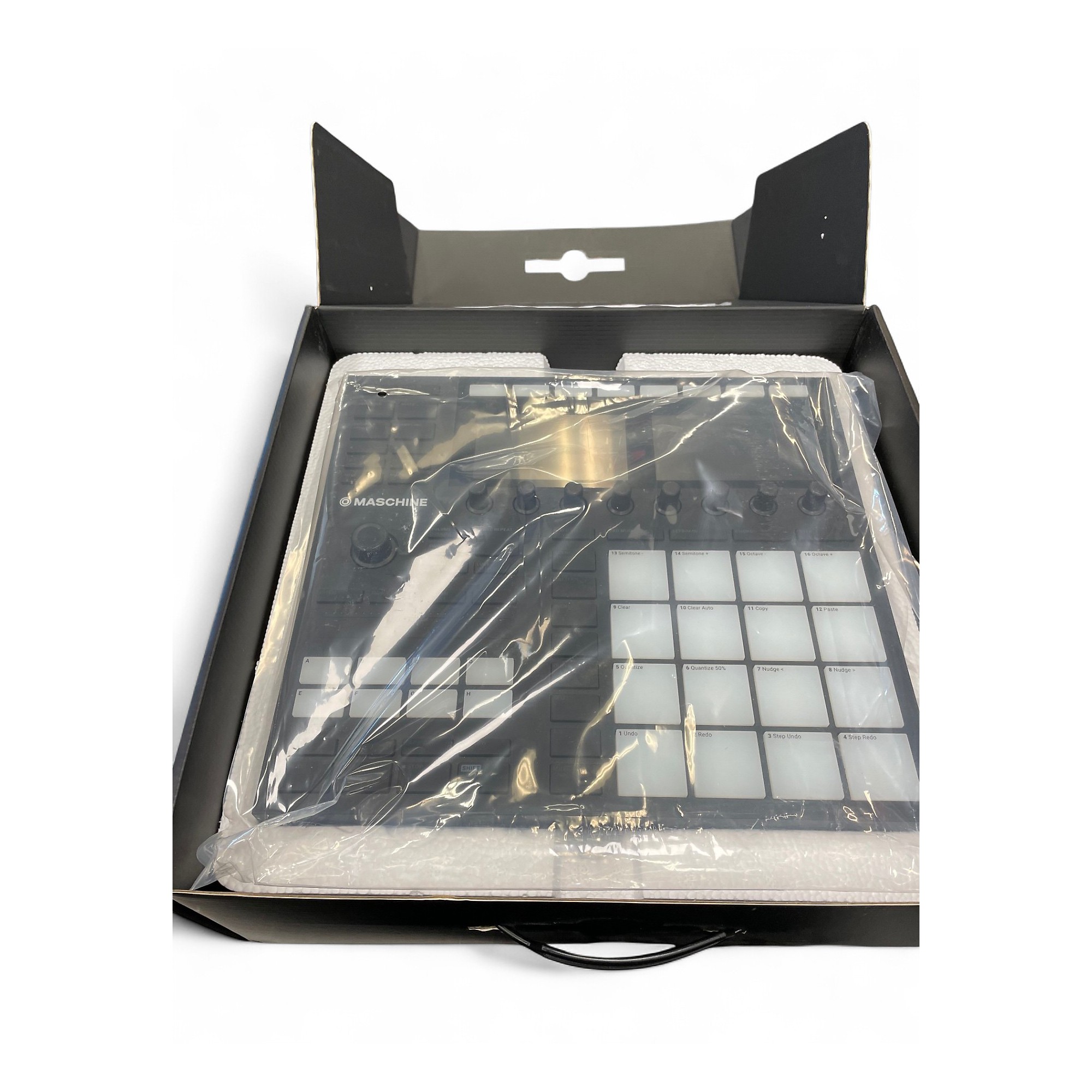 Used Native Instruments Maschine MK3 MIDI Controller
