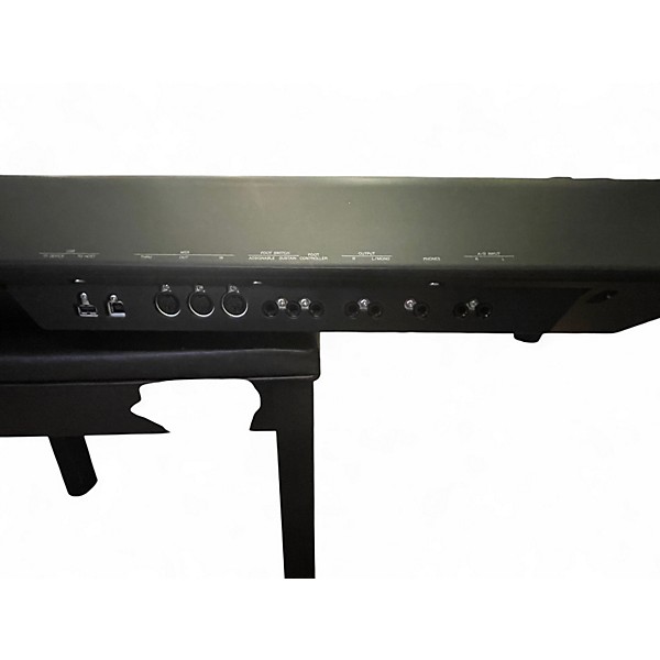 Used Yamaha MOXF8 88 Key Keyboard Workstation