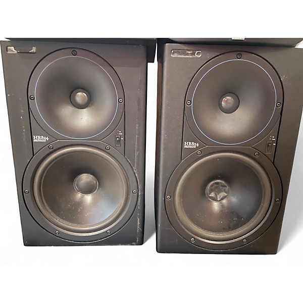 Used Mackie HR824 Pair Powered Monitor
