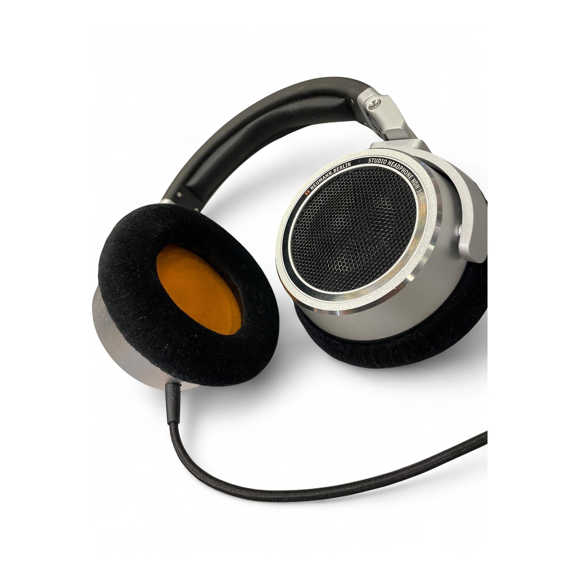 NEUMANN NDH30 シルバー使用極小 良品！ NEUMANN NDH30 シルバー使用極小 良品！