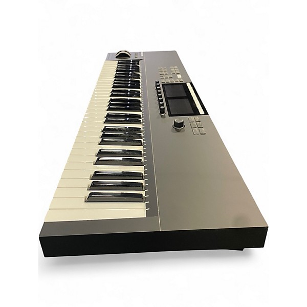 Used Native Instruments Komplete Kontrol S61 MK2 MIDI