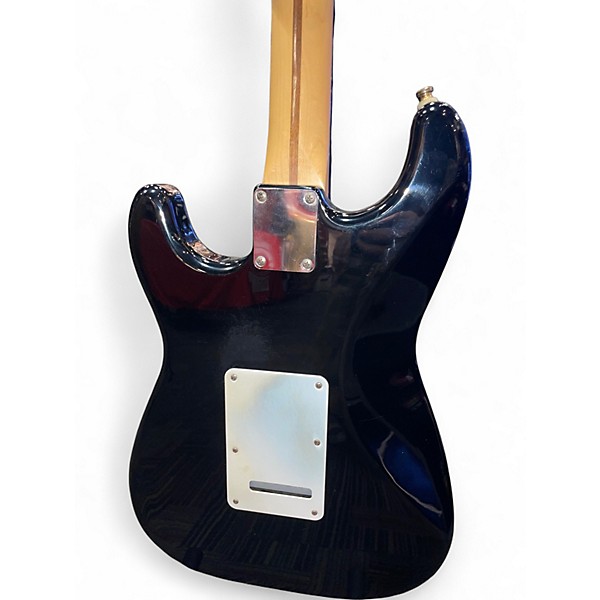 Used Fender STRATOCASTER BLACK Solid Body Electric Guitar
