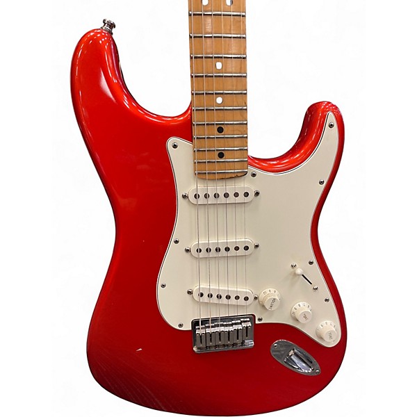 Used 2002 Fender American Standard Stratocaster Candy Apple Red Solid Body Electric Guitar