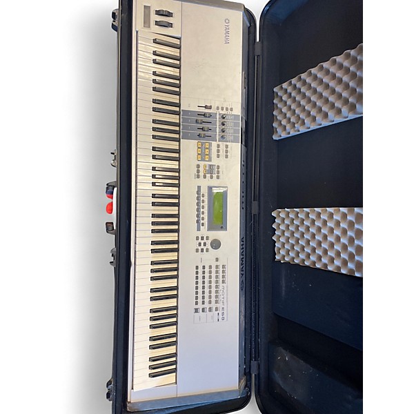 Used Yamaha Motif ES8 88 Key Keyboard Workstation | Guitar