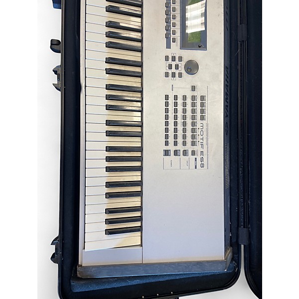 Used Yamaha Motif ES8 88 Key Keyboard Workstation | Guitar