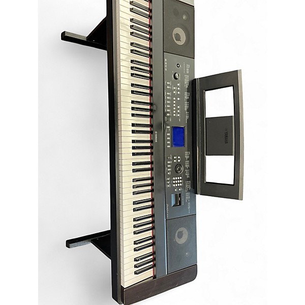 Used Yamaha DGX650 88 Key Portable Keyboard