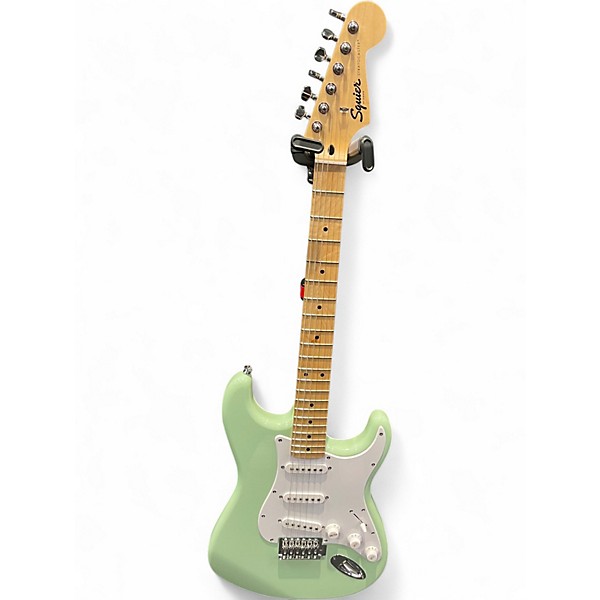 ギター Squier Standard Stratocaster Squier Standard Stratocaster - What To Know & Where To Buy
