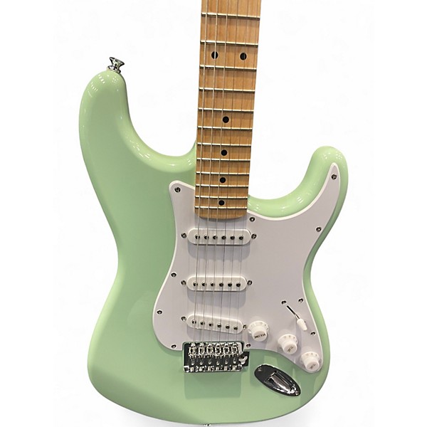 ギター Squier Standard Stratocaster Squier Standard Stratocaster - What To Know & Where To Buy