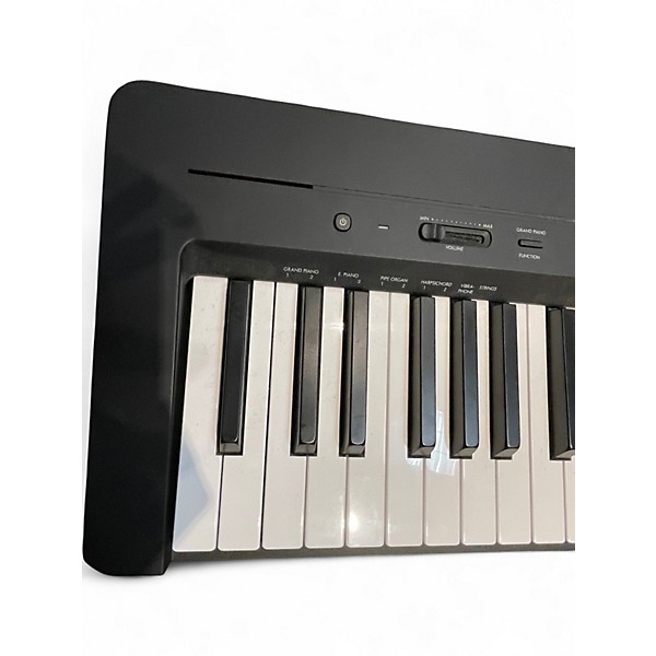 Used Yamaha P143 Digital Piano