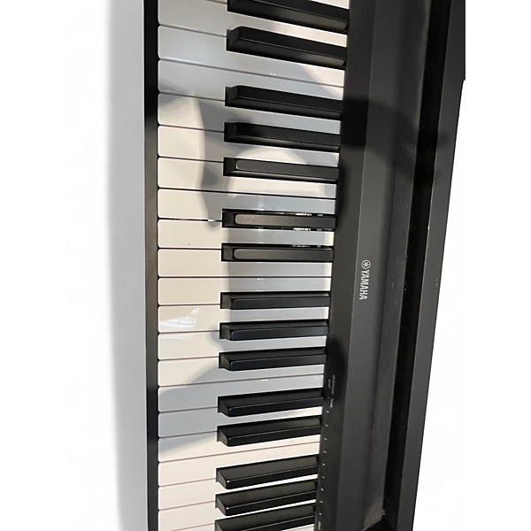 Used Yamaha P143 Digital Piano