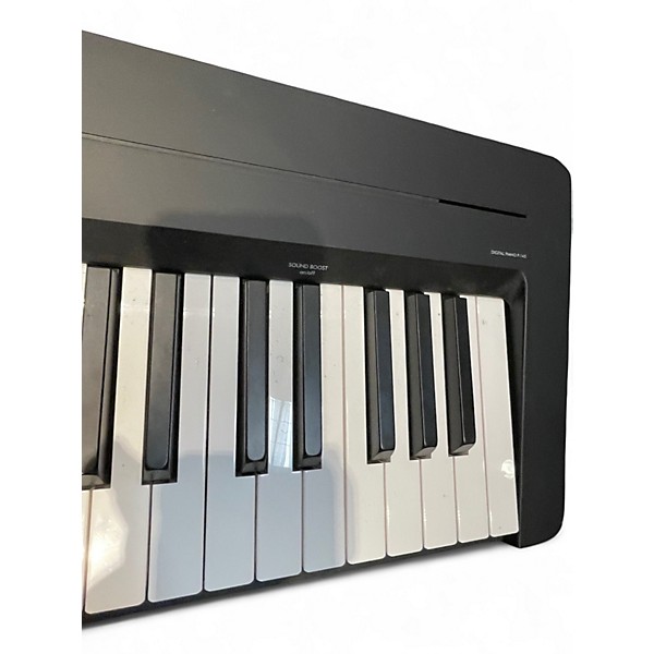 Used Yamaha P143 Digital Piano
