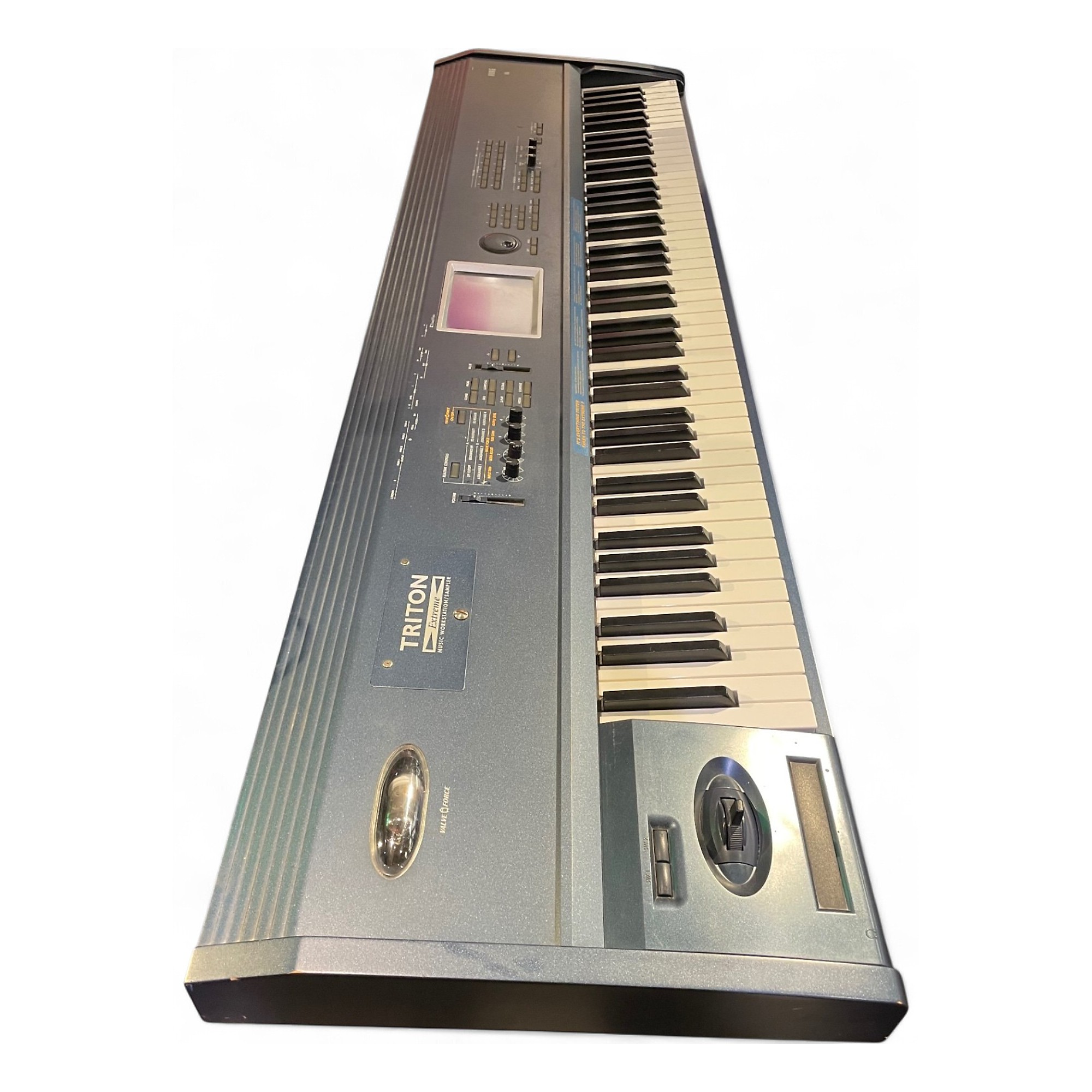 KORG TRITON Extreme 88鍵盤 TRITONEXT88 Used KORG Triton Extreme 88 Key Keyboard Workstation