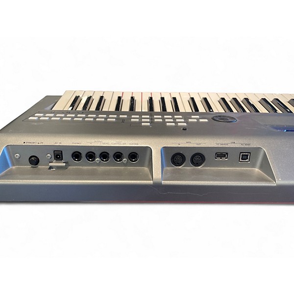 Used Yamaha MM6 61 Key Keyboard Workstation | Guitar Center