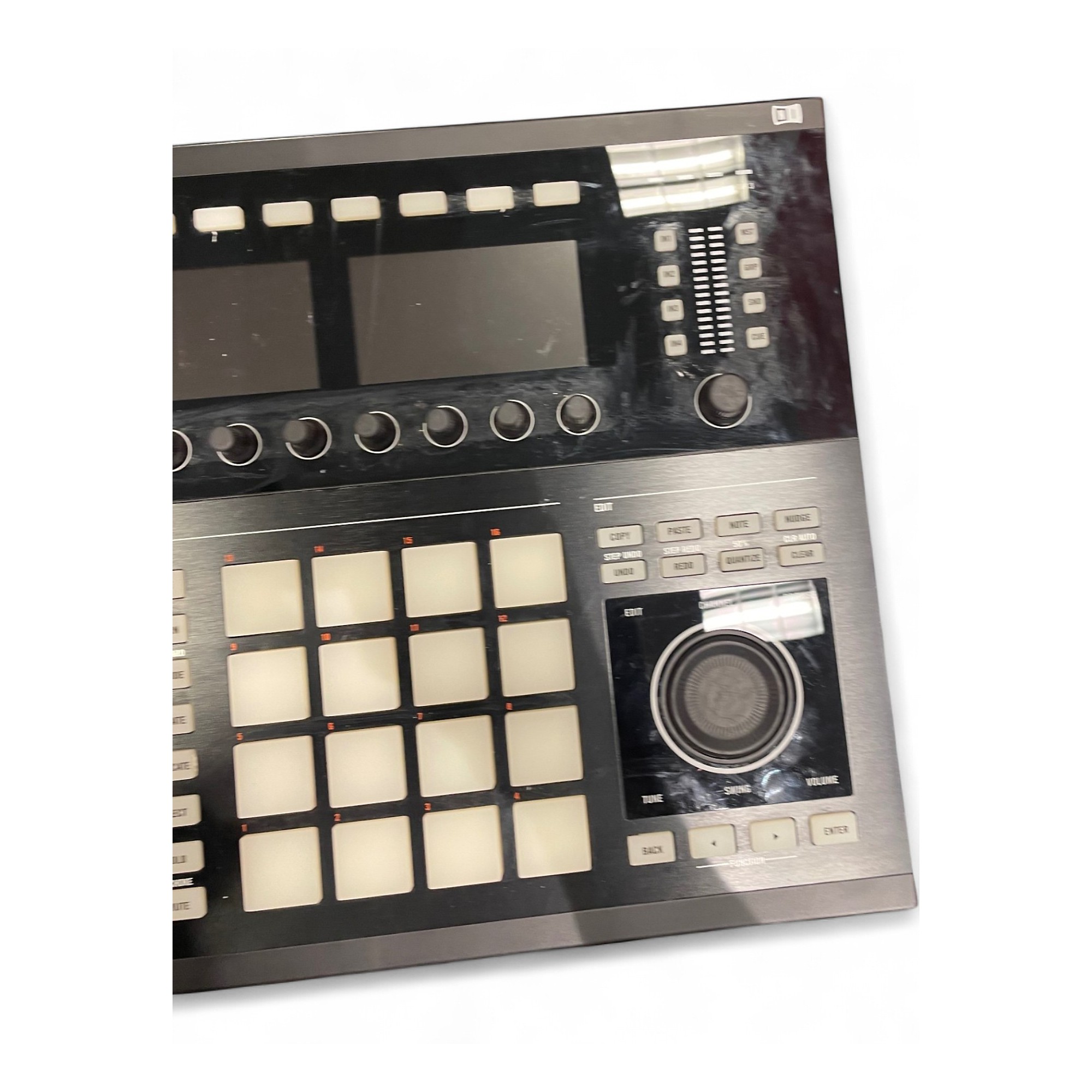 Used Native Instruments Maschine Studio MIDI Controller | Guitar