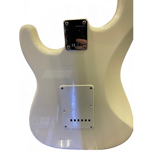 Used 2022 Fender Player Stratocaster Alpine White Solid Body Electric Guitar